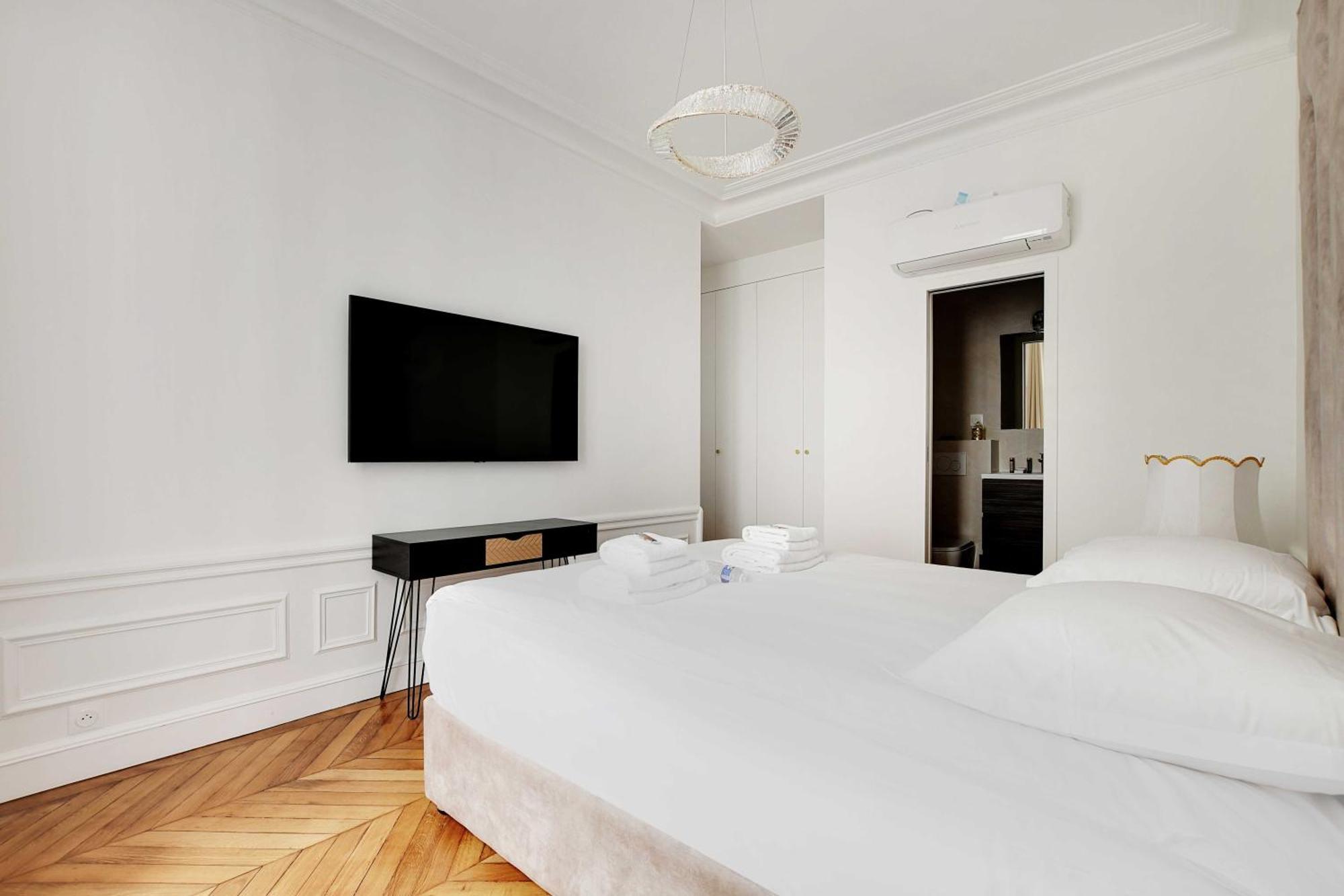 Dazzling Flat - 3bd8p - Arc De Triomphe Apartment